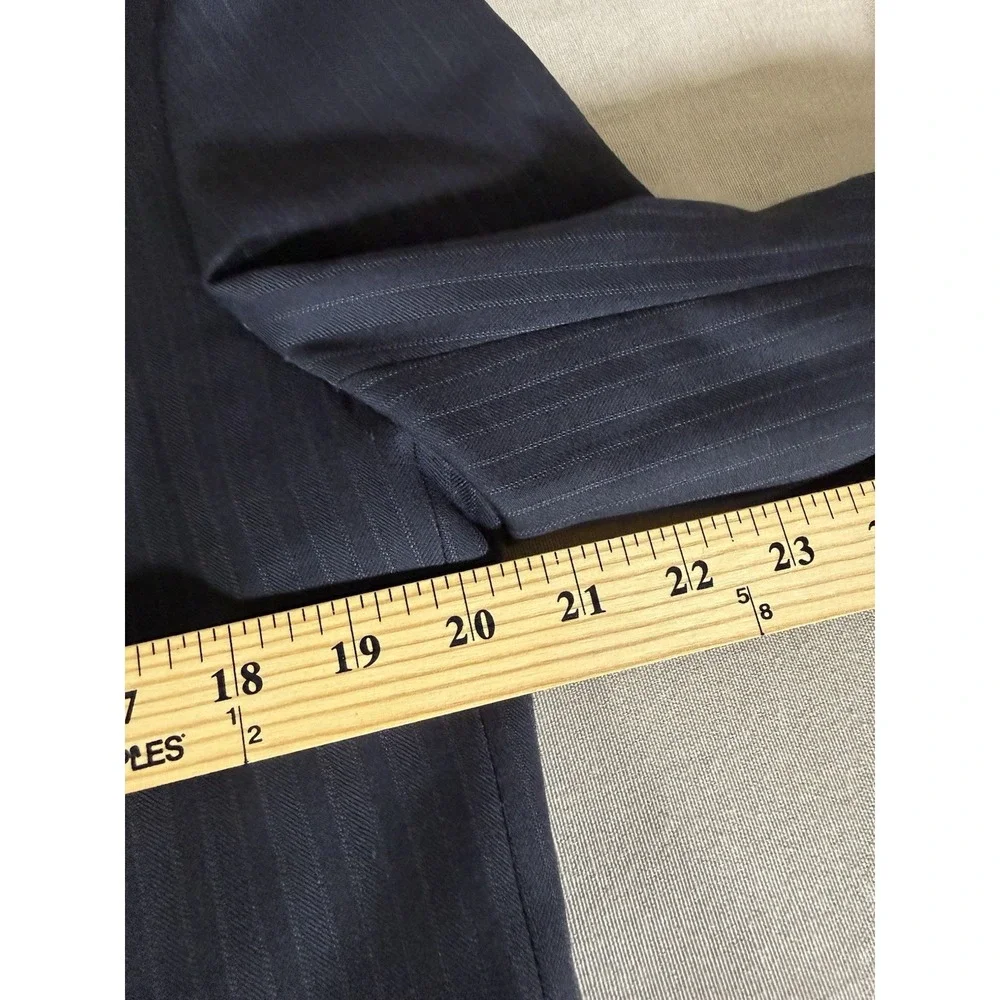 Canali Suit Size 40R Blue Pinstripe 2 Piece 50R EU Made in Italy Model 13290/37
